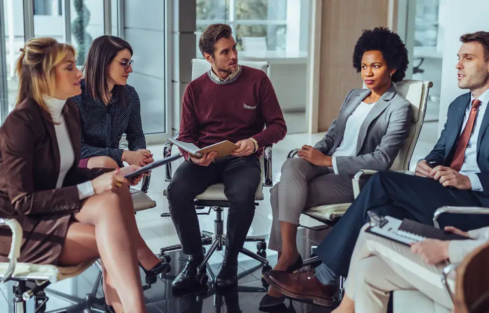 Peer Groups vs. Business Coaching: What’s Best for Alberta Entrepreneurs?
